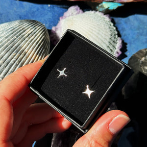 Tiny Star Studs ✦